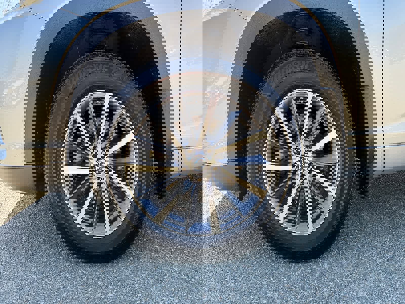 Used 2018 Toyota Highlander XLE AWD/4WD image 10