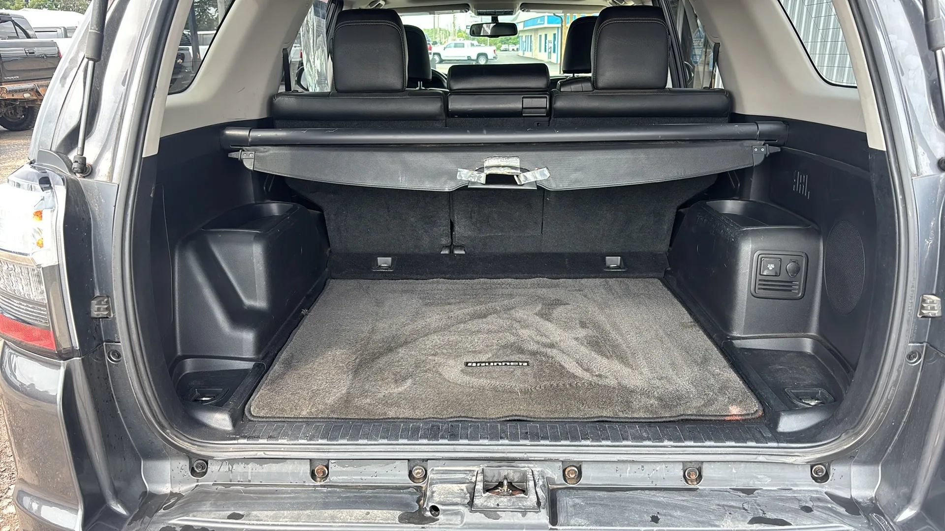 Used 2016 Toyota 4Runner Limited AWD/4WD image 6