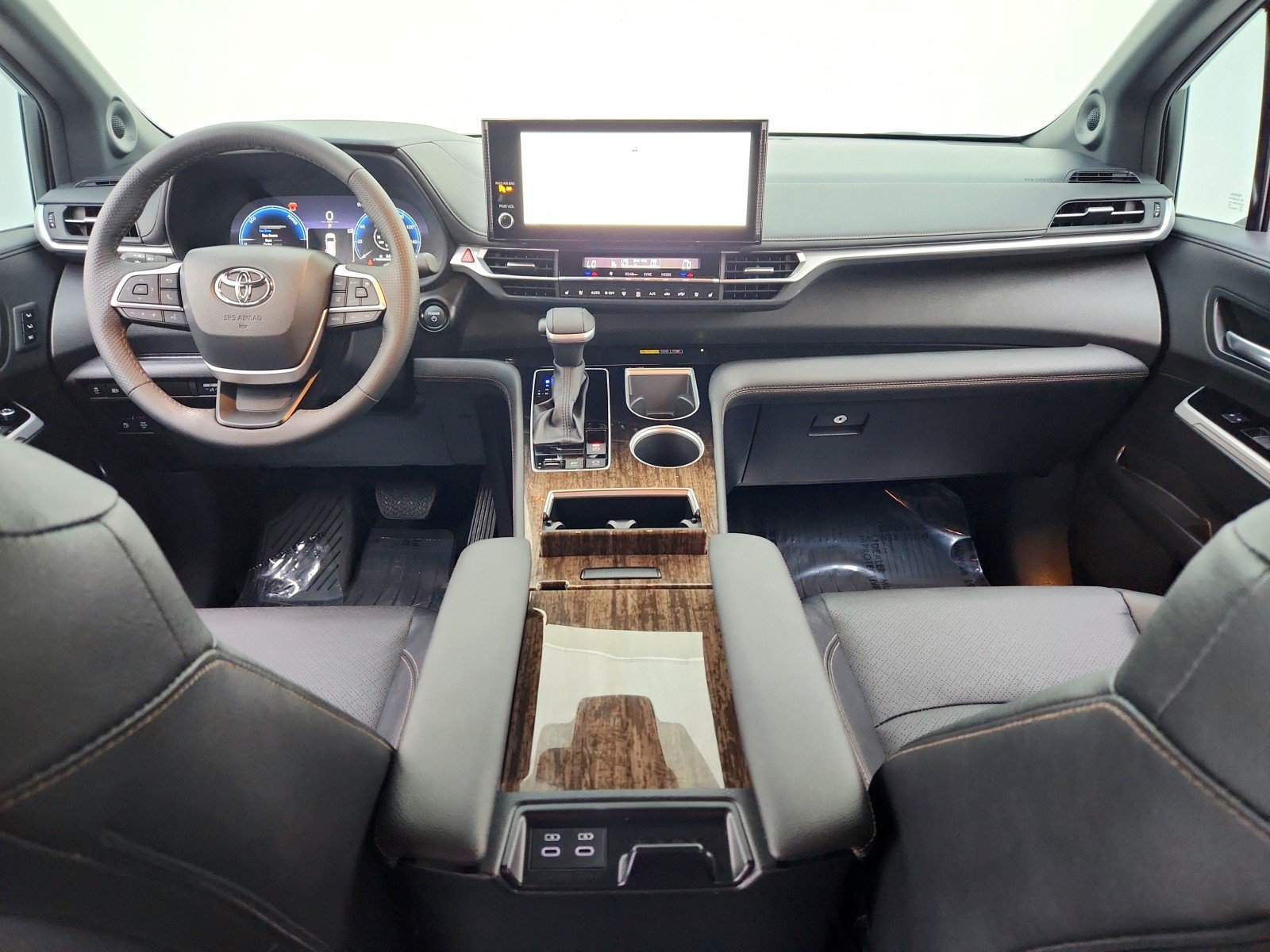 Used 2025 Toyota Sienna Limited FWD image 24