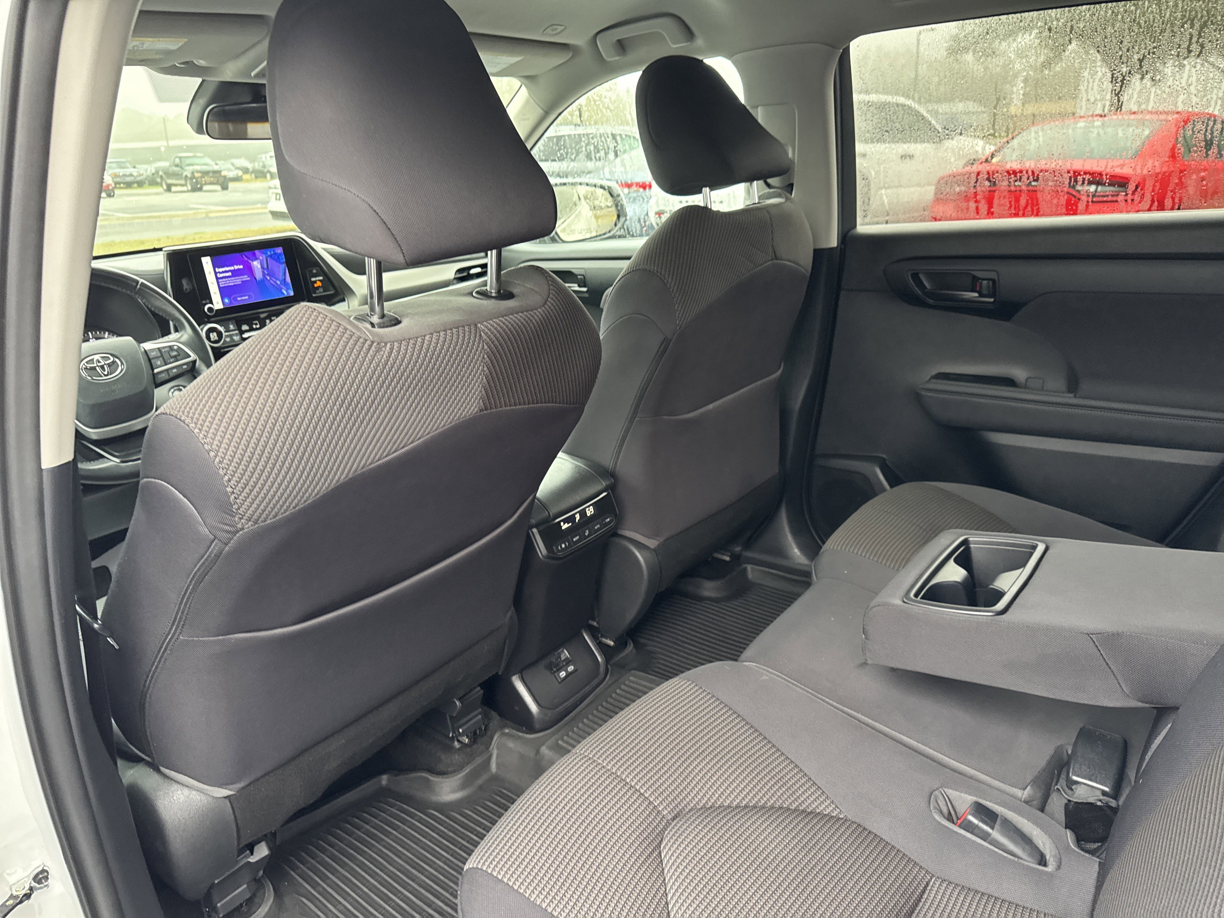 Used 2023 Toyota Highlander LE image 25