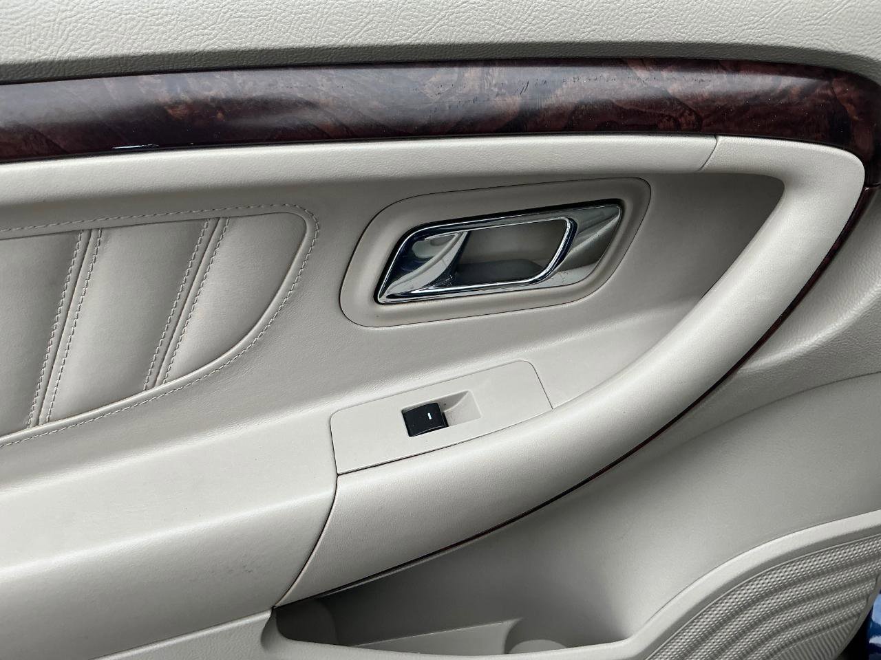 Used 2011 Ford Taurus Limited w/ 303A Rapid Spec Order Code image 16