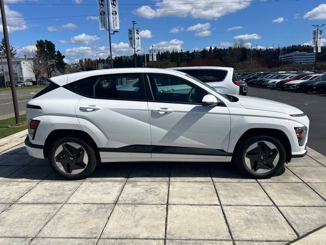 Certified 2025 Hyundai Kona SE image 4