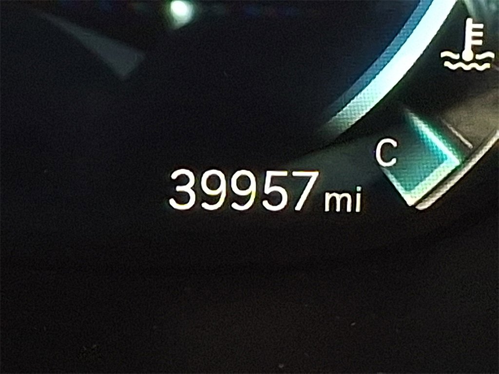 Used 2023 Genesis GV70 2.5T w/ Sport Prestige Package image 18