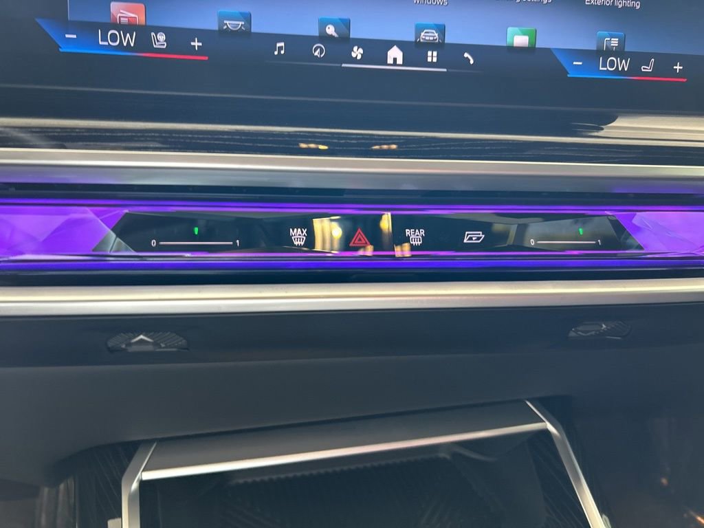 Used 2025 BMW 740i xDrive image 43