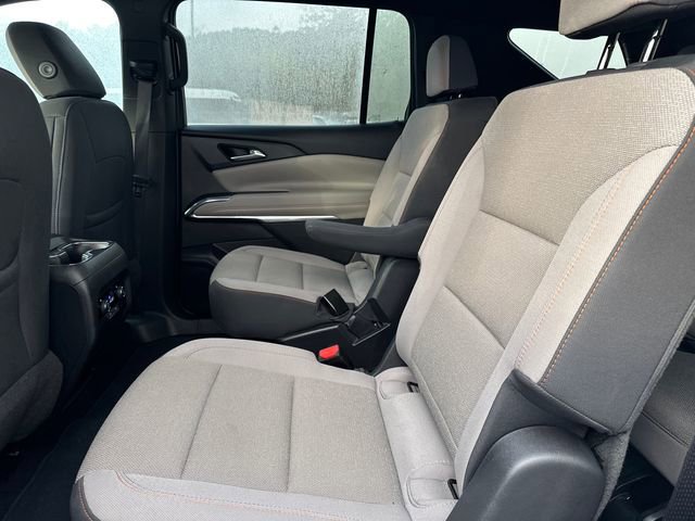 Used 2025 Chevrolet Traverse LT image 17