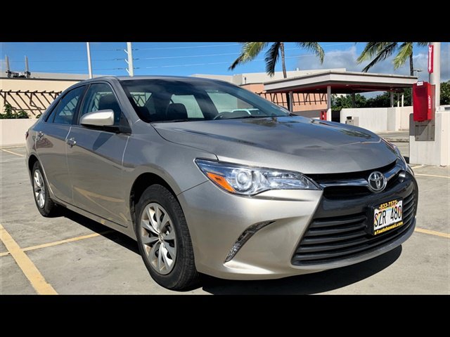Used 2017 Toyota Camry FWD image 3