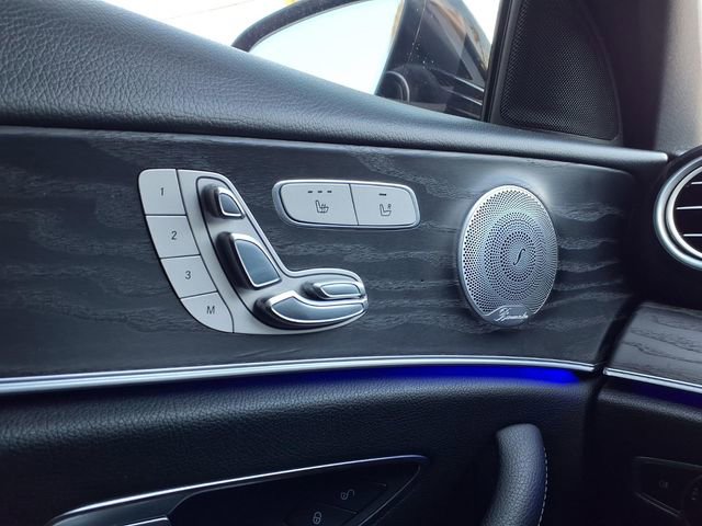 Used 2017 Mercedes-Benz E 400 4MATIC Wagon image 19