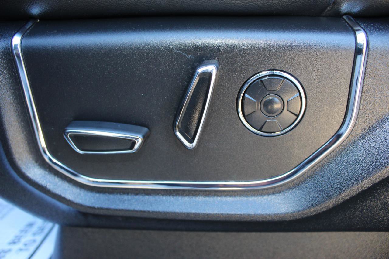 Used 2018 Ford Expedition Platinum image 13