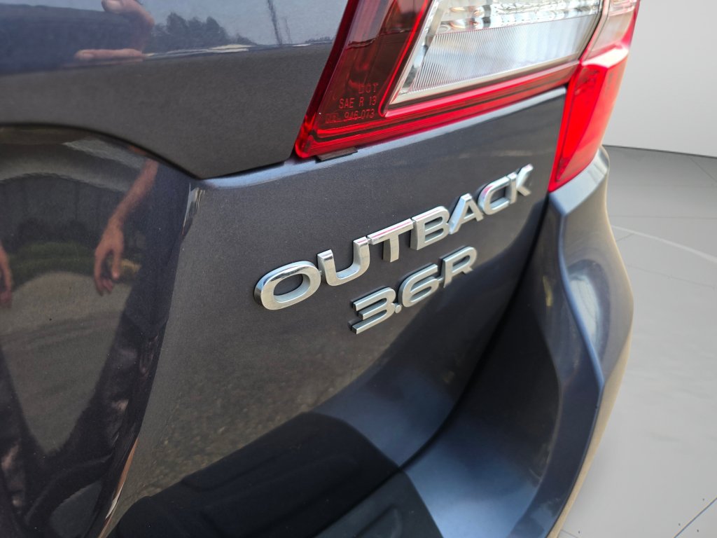 Used 2016 Subaru Outback 3.6R Limited AWD/4WD image 34