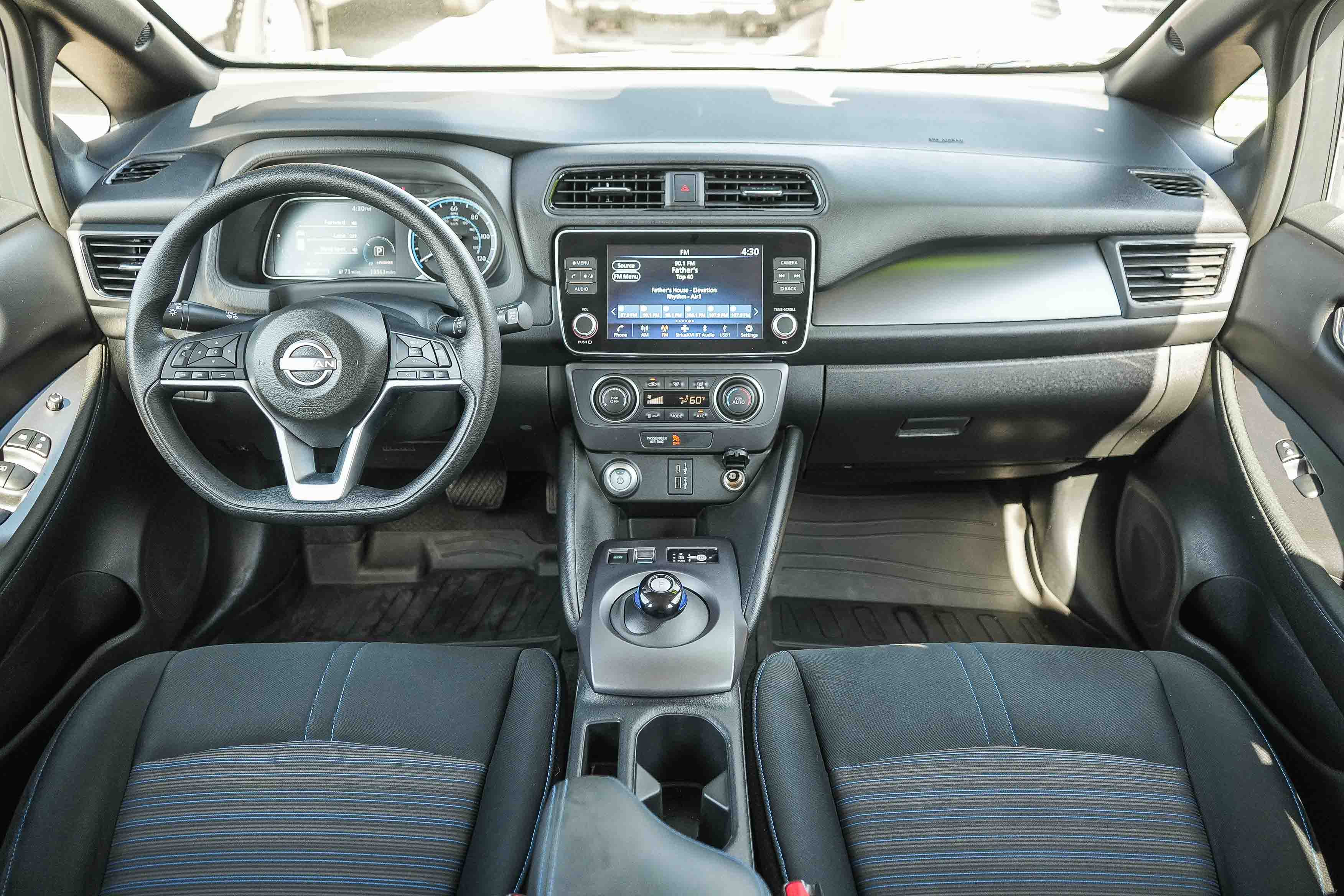 Used 2025 Nissan Leaf S FWD image 12