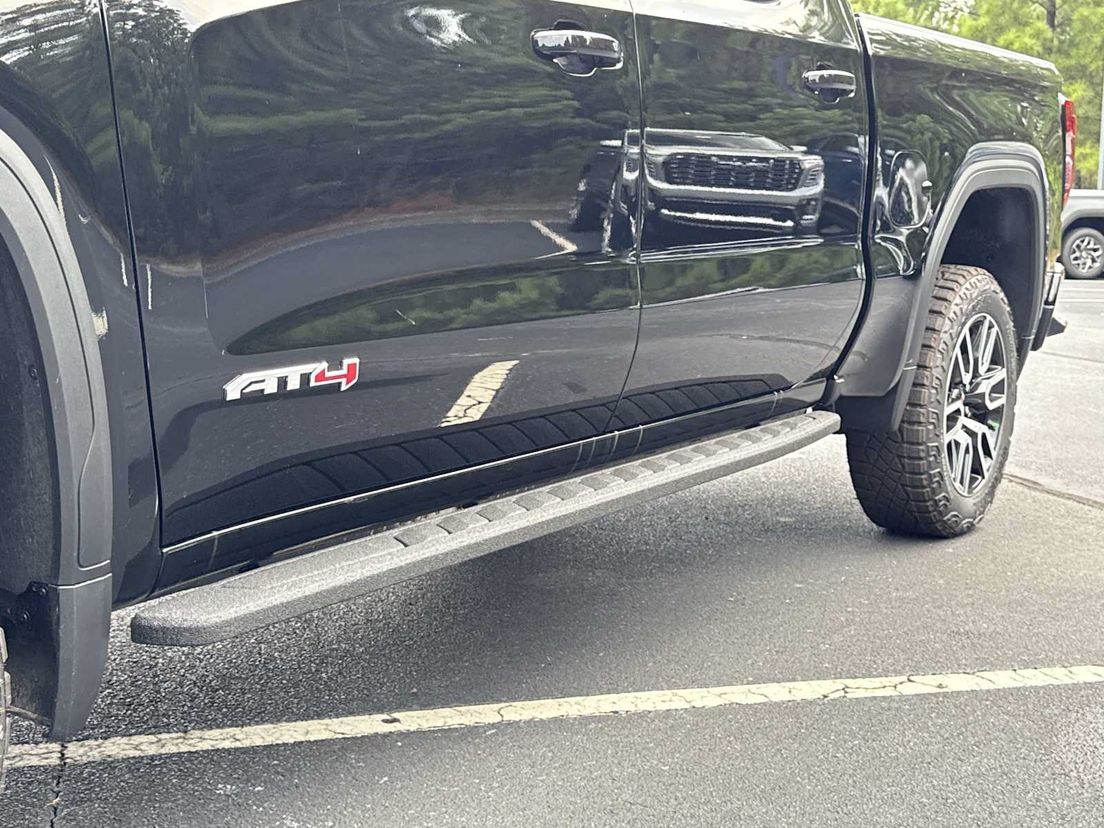 New 2026 GMC Sierra 1500 AT4 w/ AT4 Premium Package AWD/4WD image 32