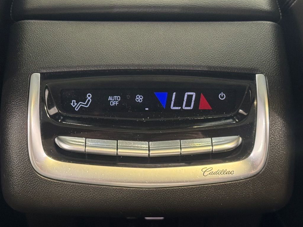 Used 2022 Cadillac XT6 Premium Luxury AWD/4WD image 32