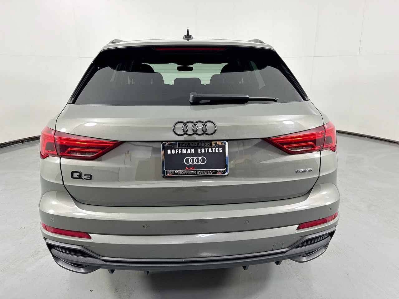 Used 2023 Audi Q3 2.0T Premium Plus w/ Premium Plus Package AWD/4WD image 30