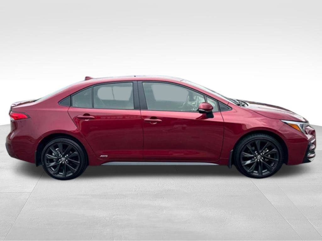 Certified 2026 Toyota Corolla SE w/ SE Premium Package AWD/4WD image 9