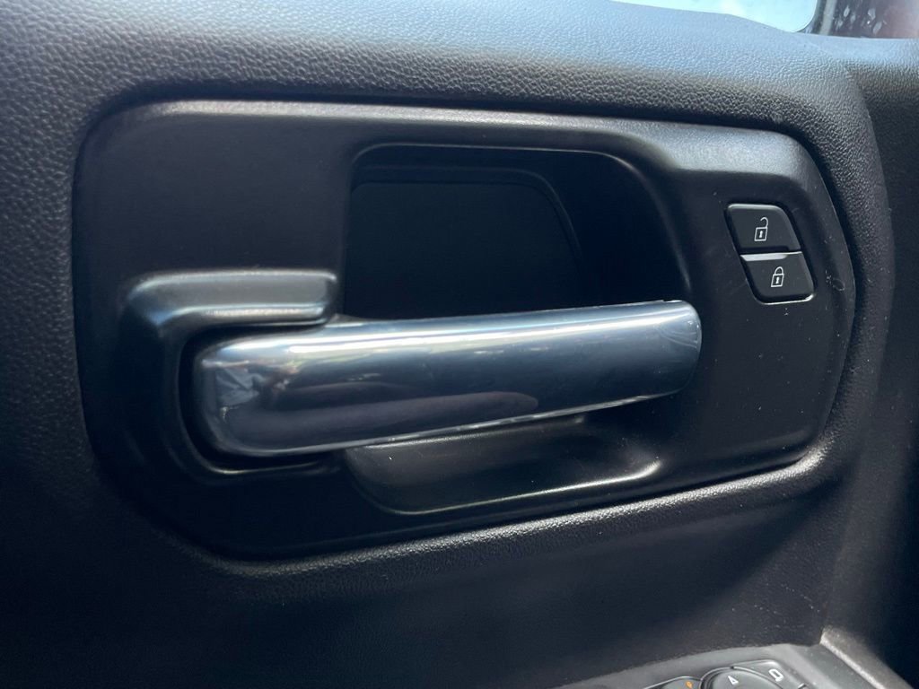 Used 2022 Chevrolet Silverado 1500 Custom image 12
