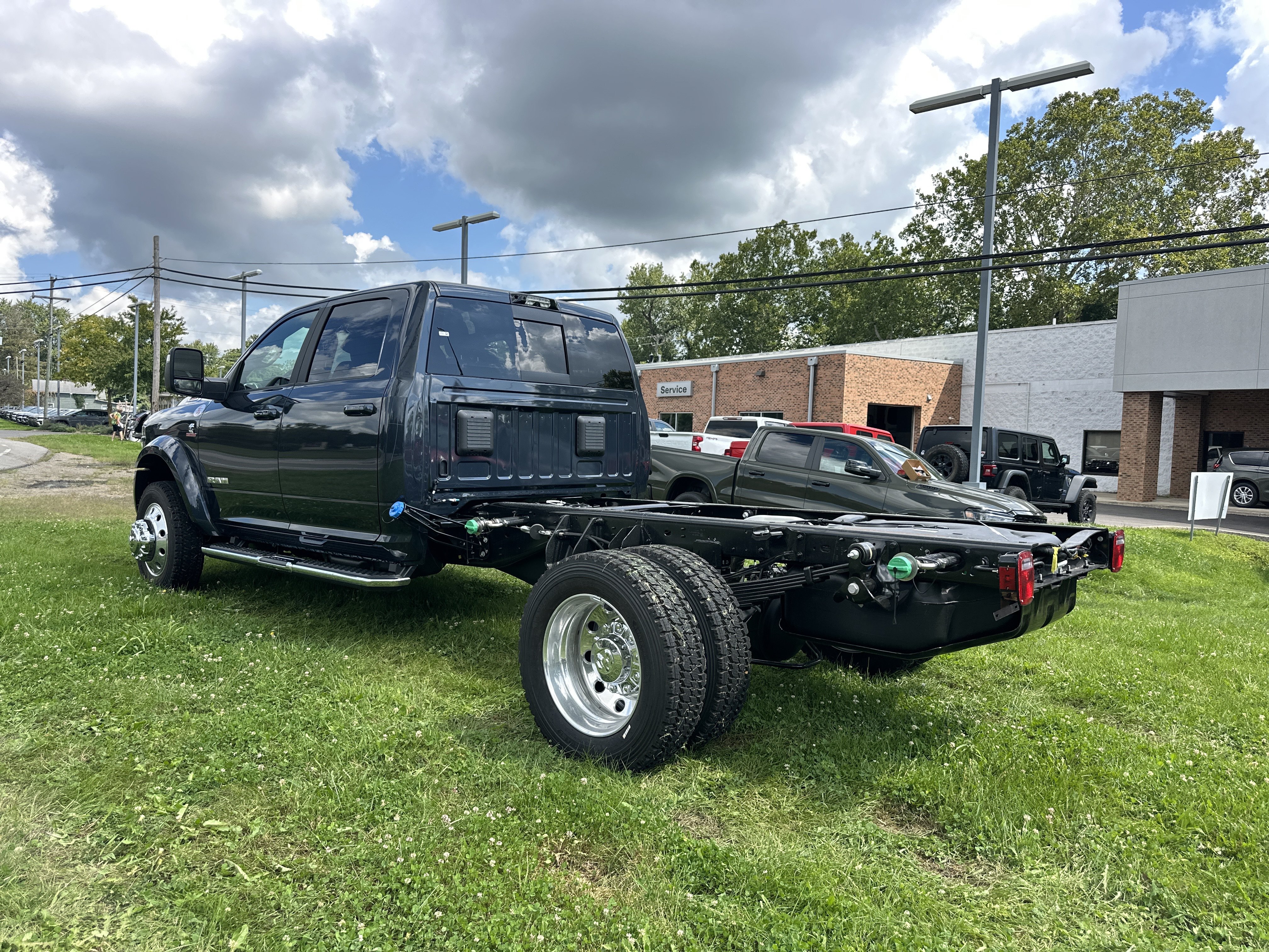 New 2027 RAM 5500 4x4 Crew Cab w/ Laramie Trim Package image 26