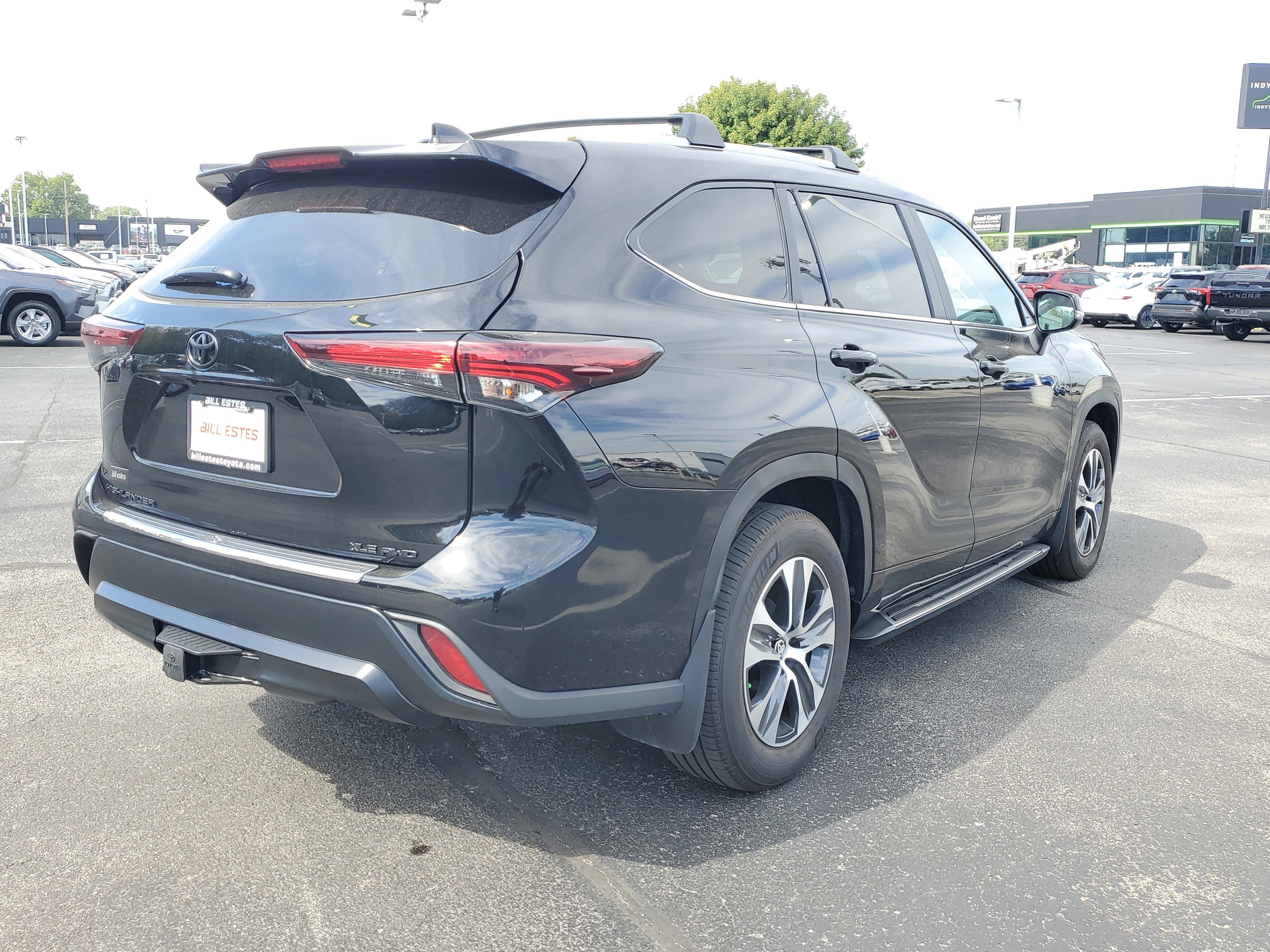 Certified 2024 Toyota Highlander XLE image 6