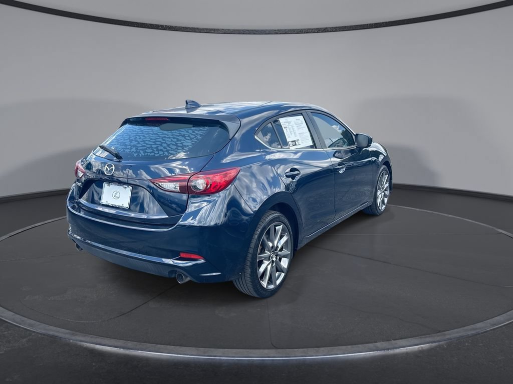 Used 2018 MAZDA MAZDA3 Touring FWD image 11