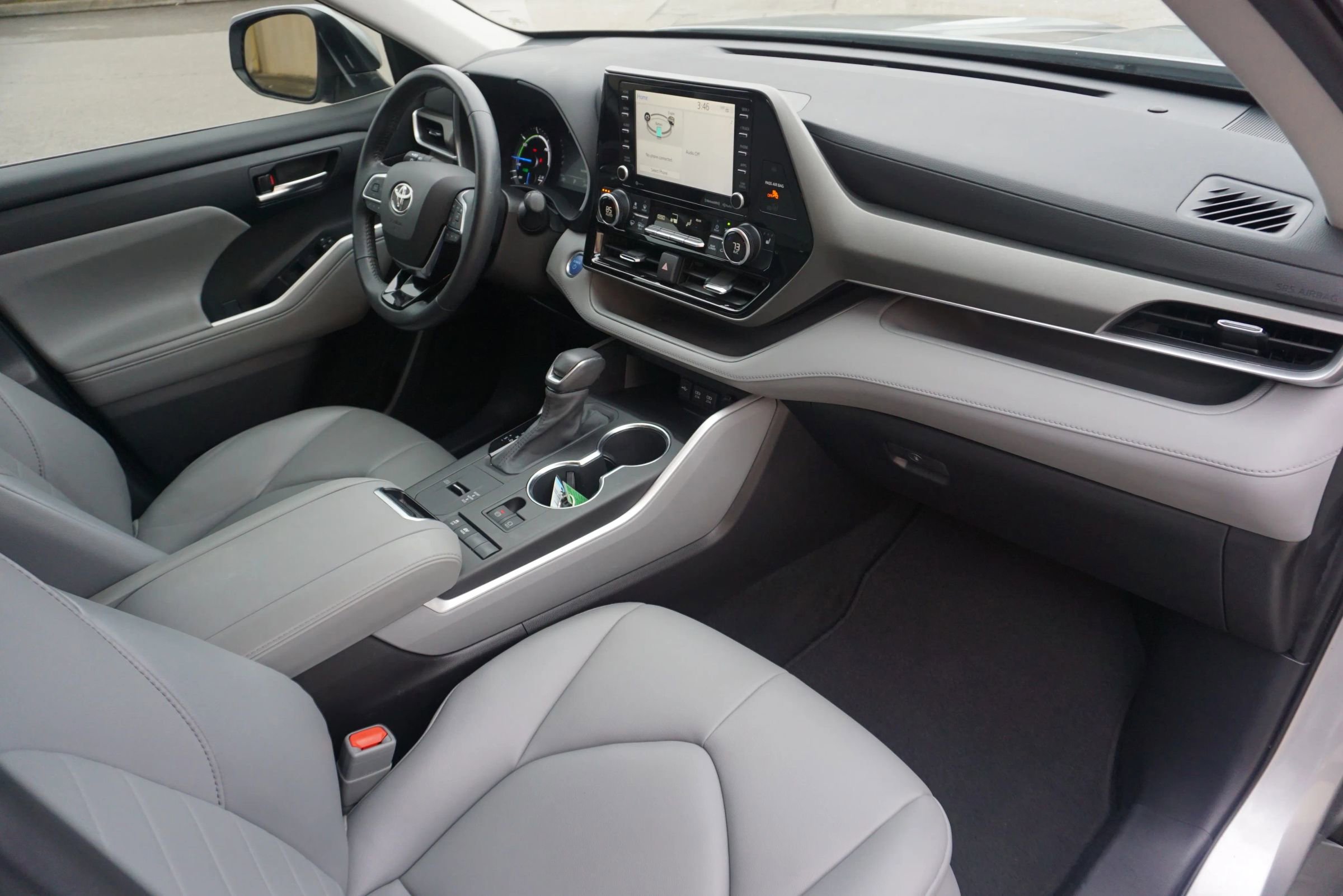 Used 2021 Toyota Highlander XLE image 16