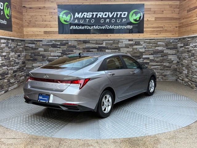 Used 2023 Hyundai Elantra SE FWD image 9