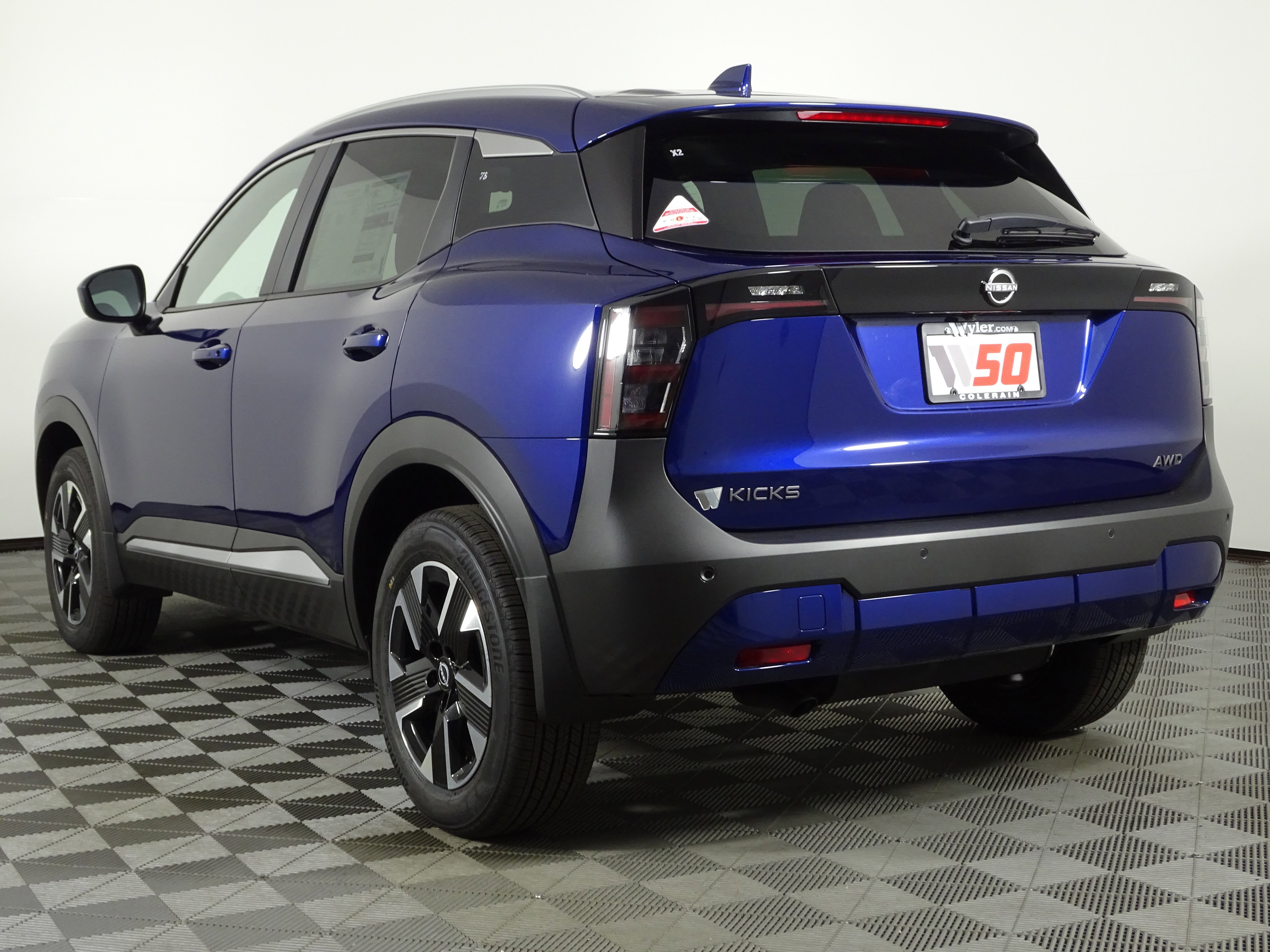 New 2025 Nissan Kicks SV w/ SV Premium Package image 16