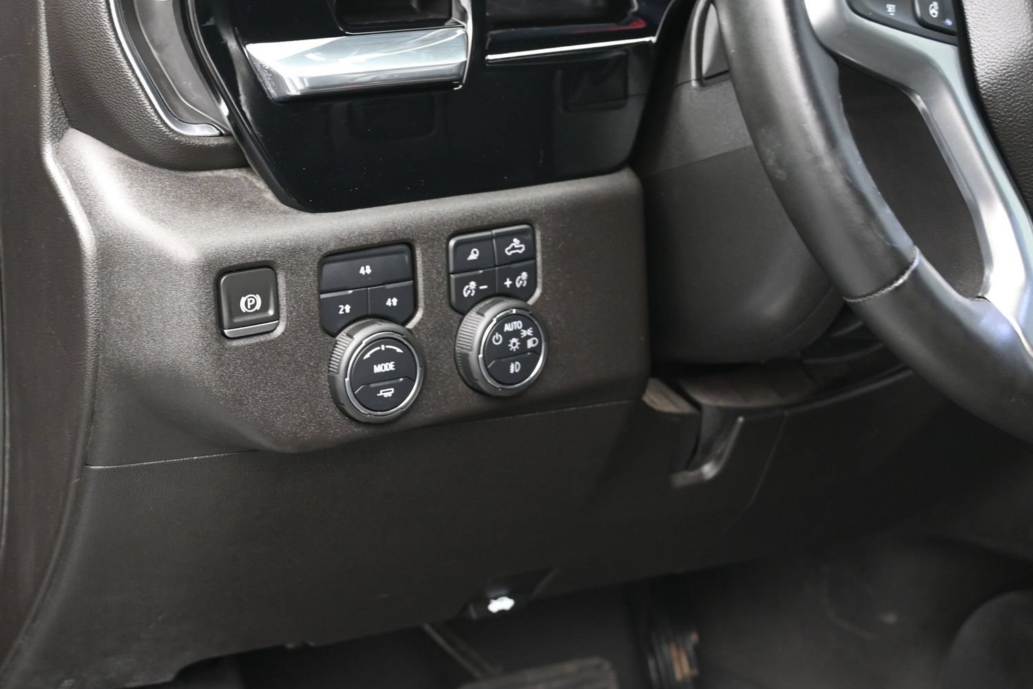 Used 2024 Chevrolet Silverado 2500 LT AWD/4WD image 23