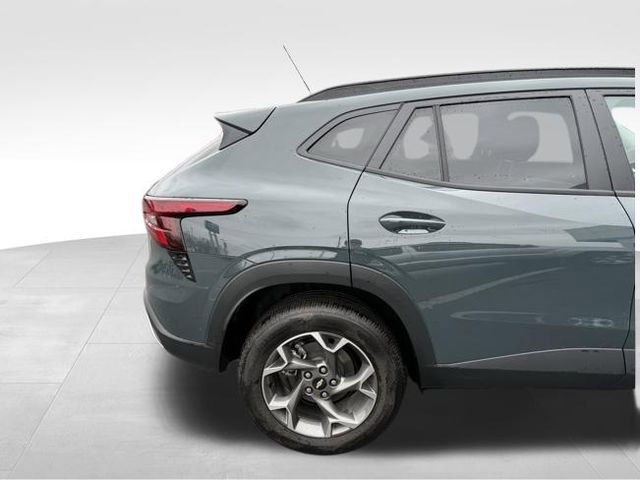 Certified 2026 Chevrolet Trax LT w/ LT Convenience Package image 9