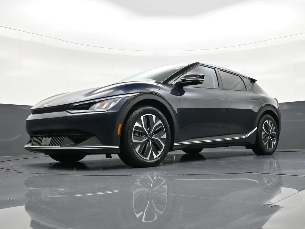 Used 2022 Kia EV6 Light image 25