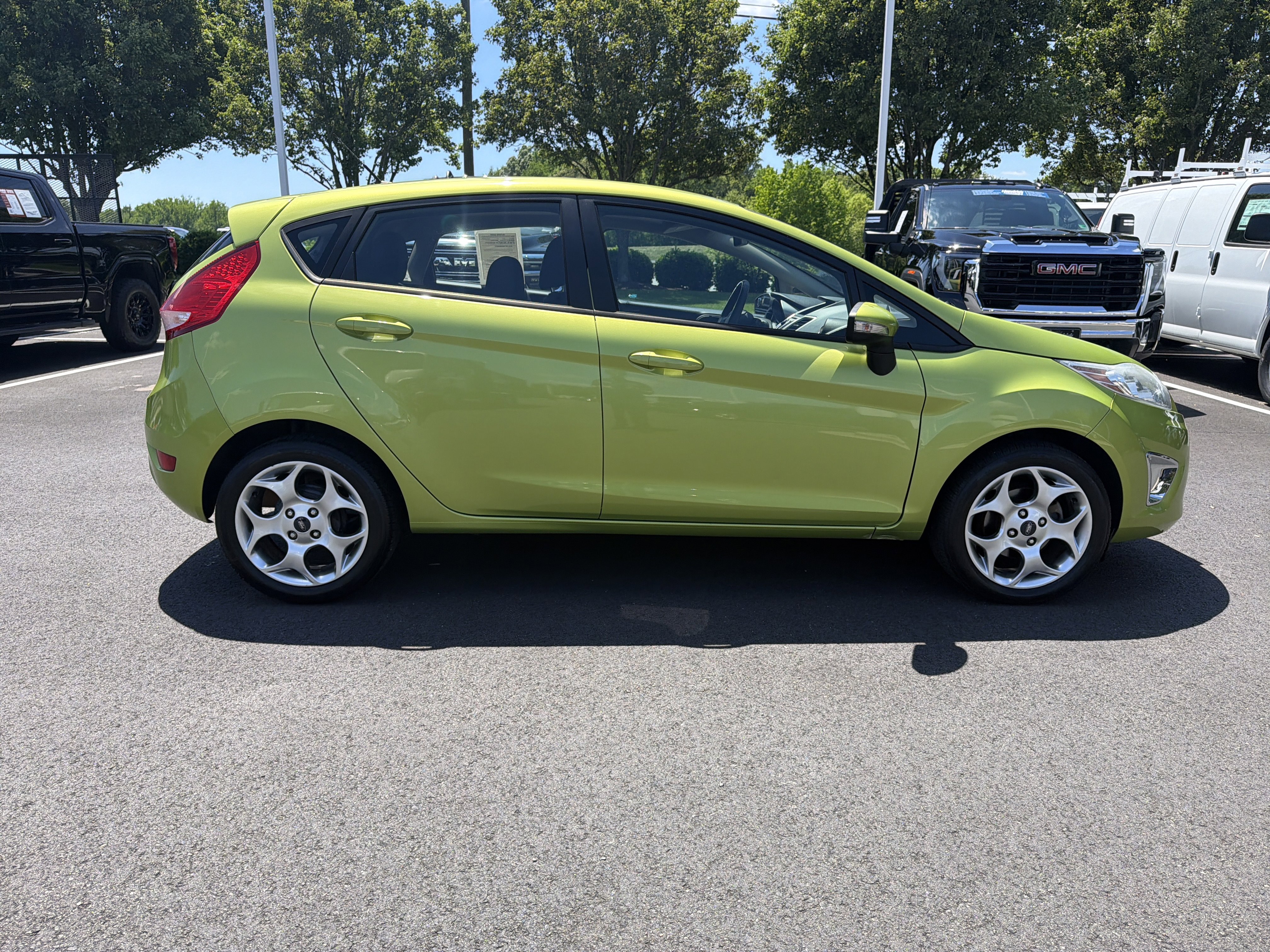 Used 2011 Ford Fiesta SES FWD image 11