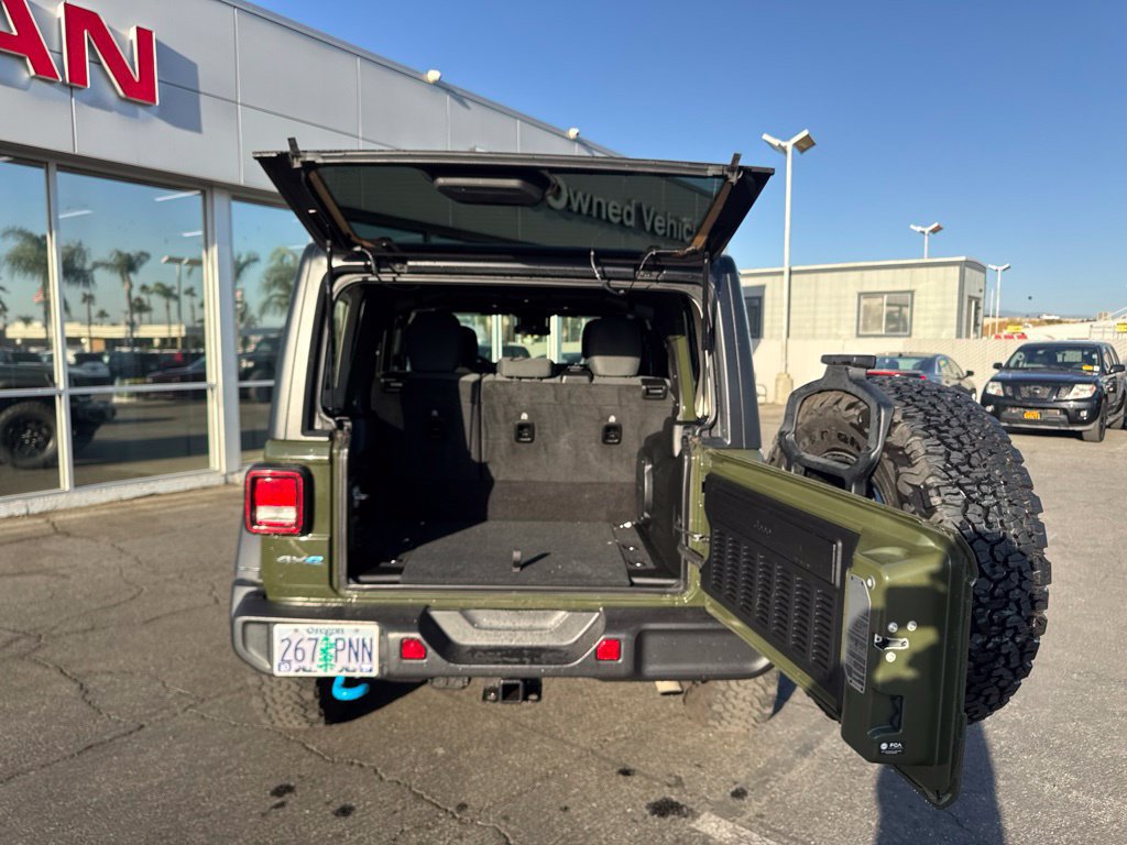 Used 2024 Jeep Wrangler Unlimited AWD/4WD image 12