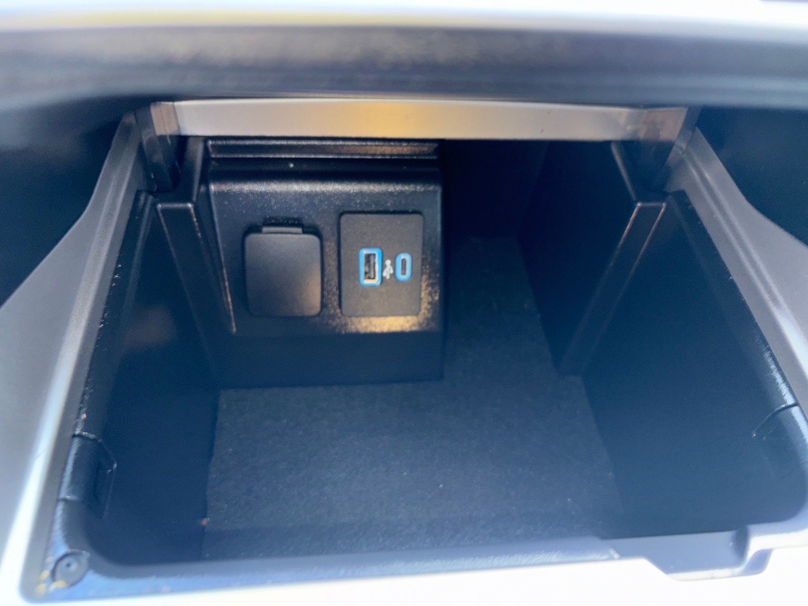 Used 2022 Ford Explorer XLT w/ Equipment Group 202A image 24