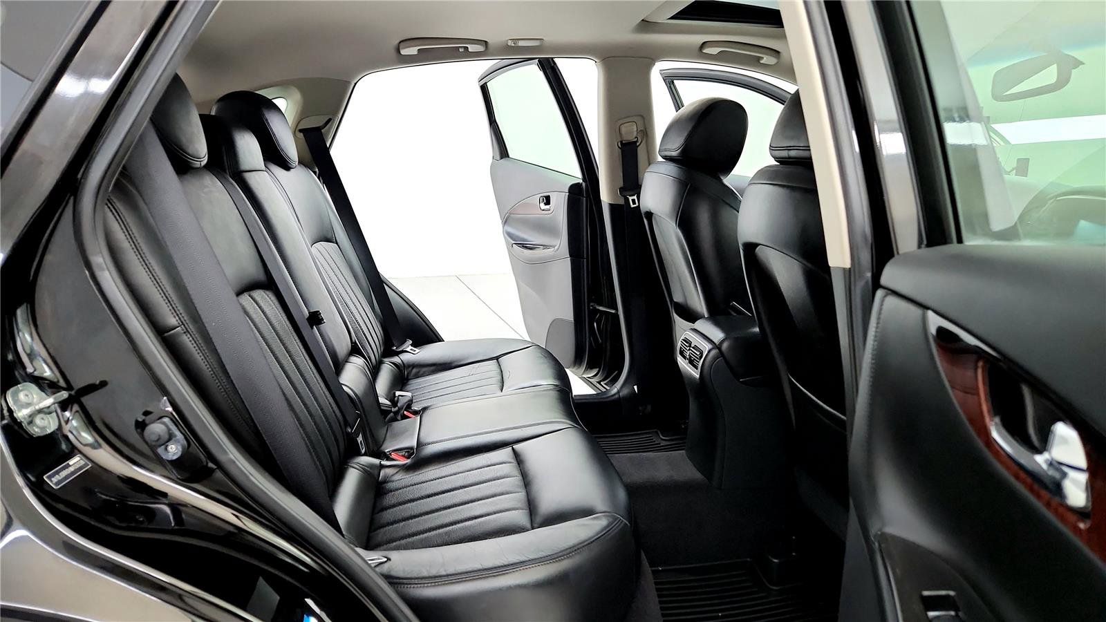 Used 2017 INFINITI QX50 AWD w/ Premium Plus Package image 18