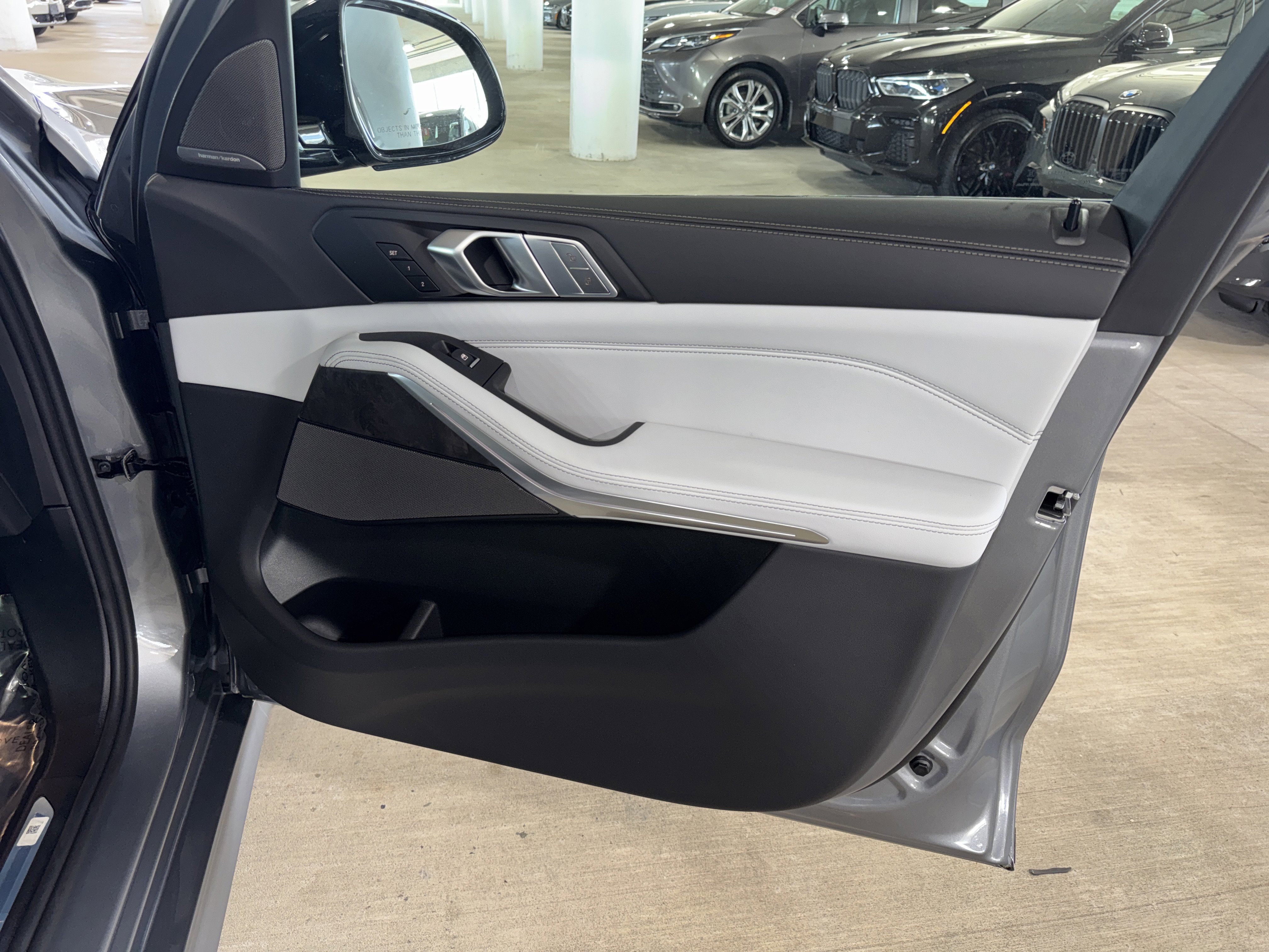 New 2026 BMW X7 xDrive40i w/ M Sport Package image 8