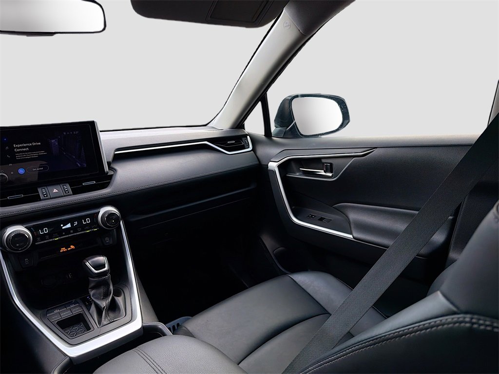 Used 2023 Toyota RAV4 XLE Premium image 23