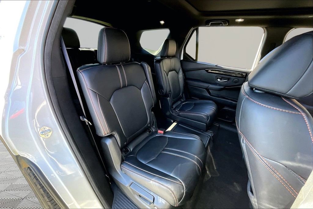 Certified 2025 Honda Pilot TrailSport image 17
