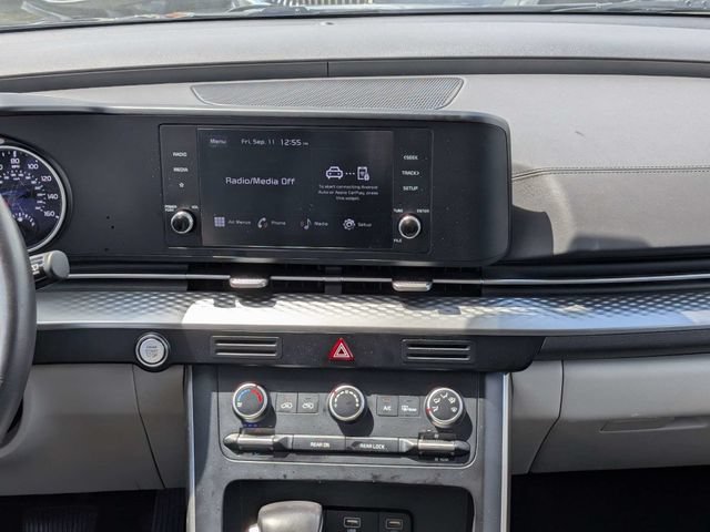Used 2024 Kia Carnival LX FWD image 17