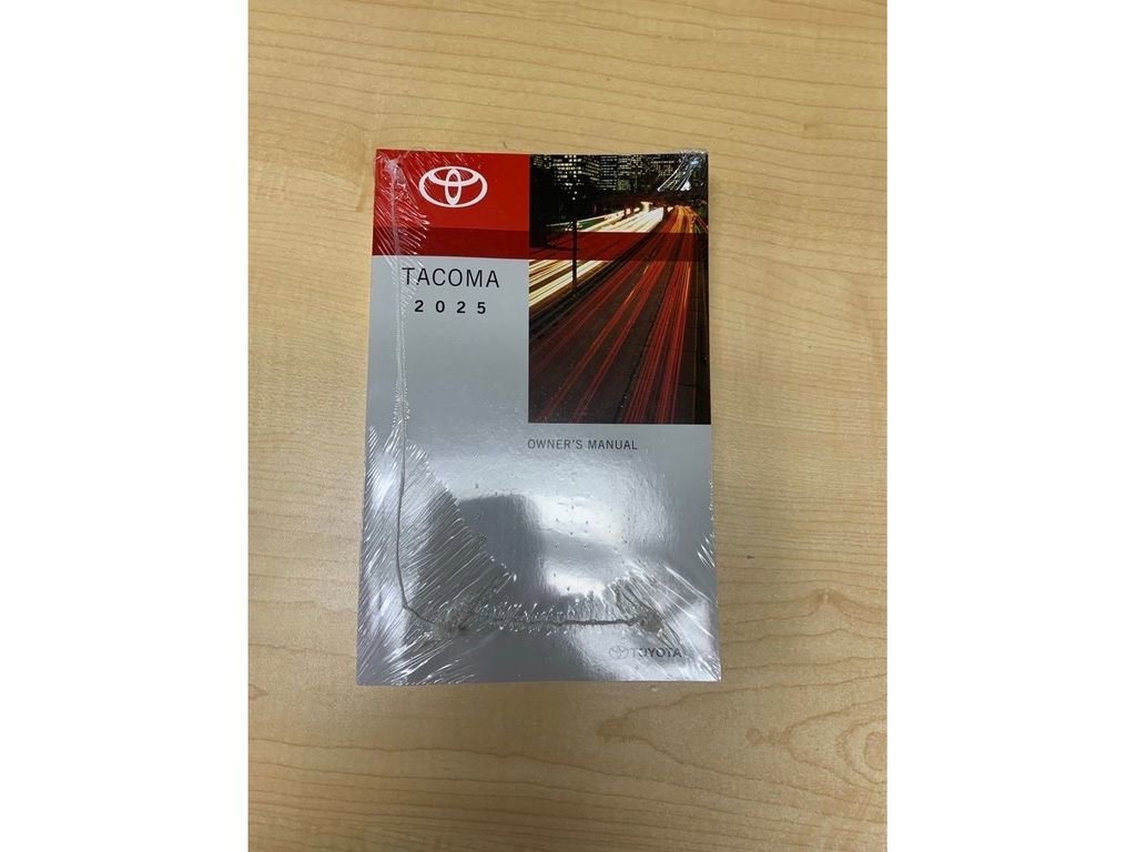 Used 2025 Toyota Tacoma SR5 image 27