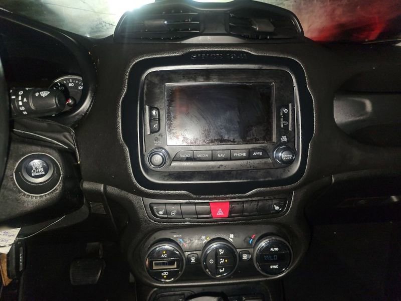 Used 2017 Jeep Renegade Limited image 14