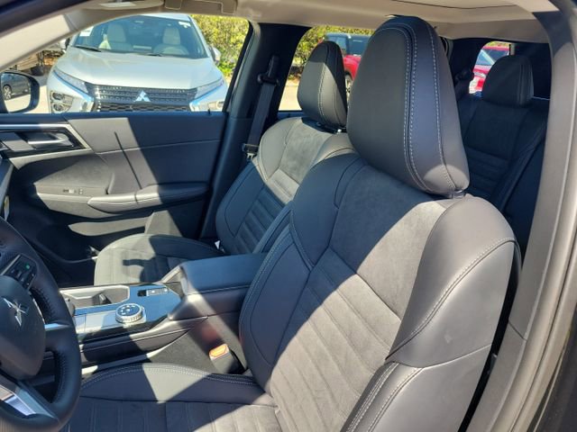 New 2025 Mitsubishi Outlander SE image 20