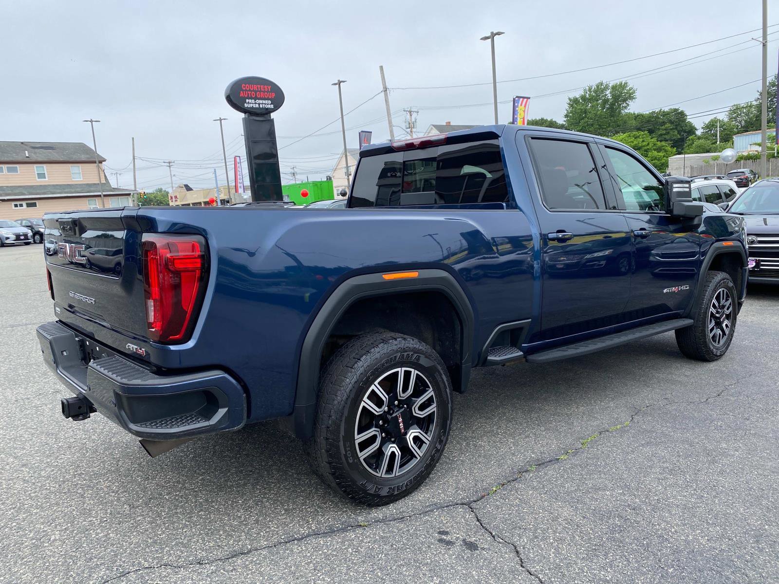 Used 2022 GMC Sierra 2500 AT4 w/ AT4 Preferred Package image 7