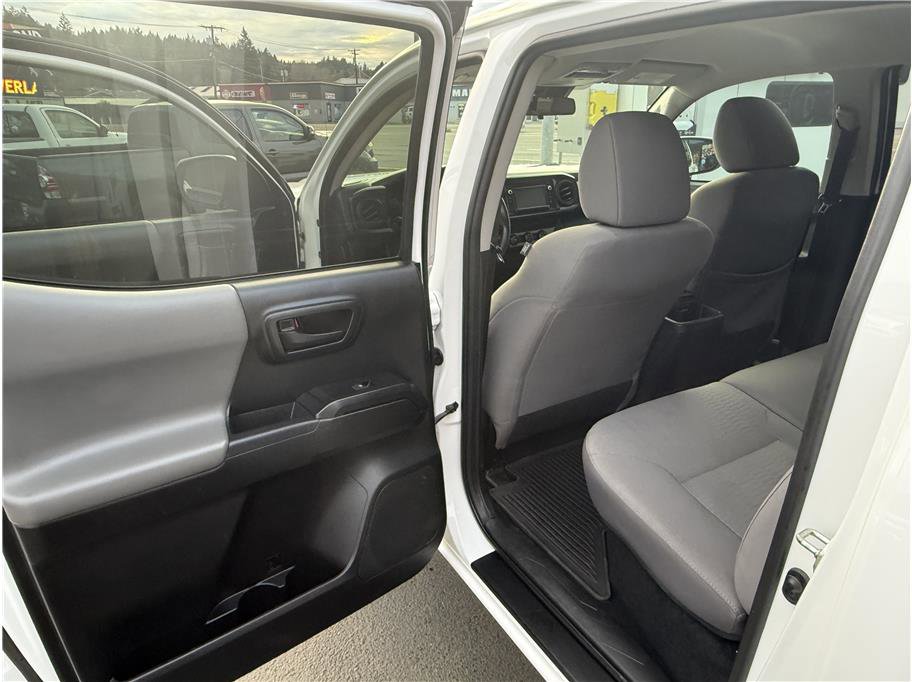 Used 2019 Toyota Tacoma SR w/ SR Convenience Package image 17