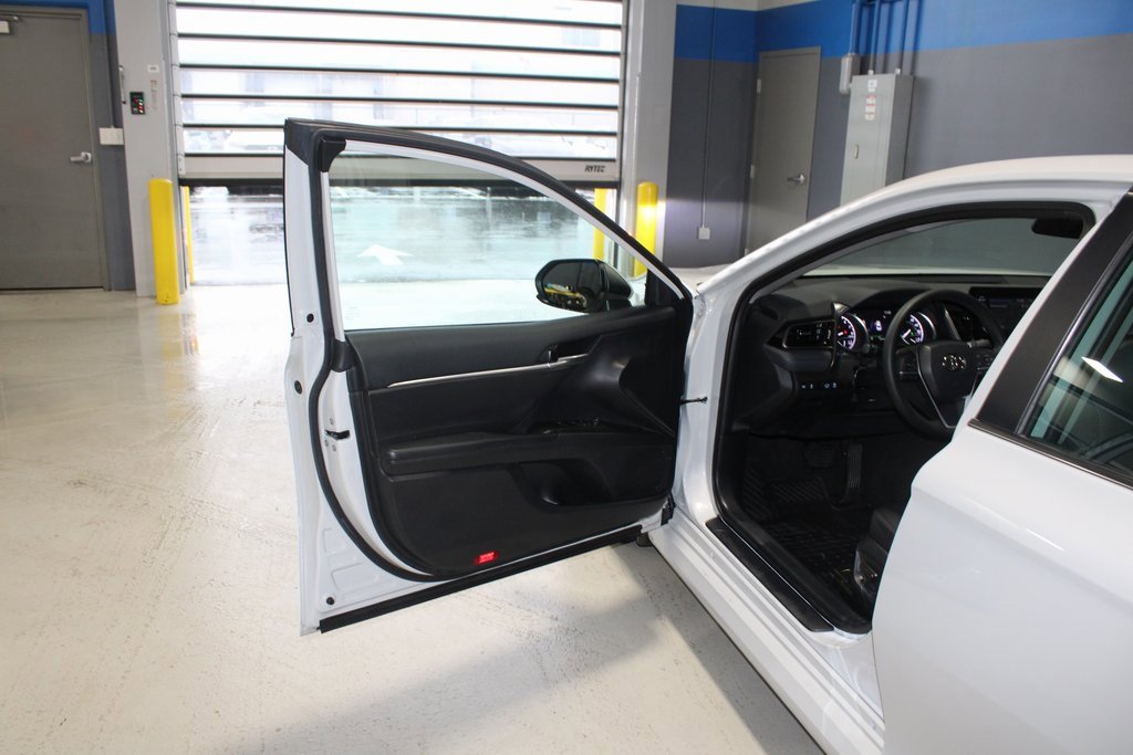 Used 2023 Toyota Camry LE image 7