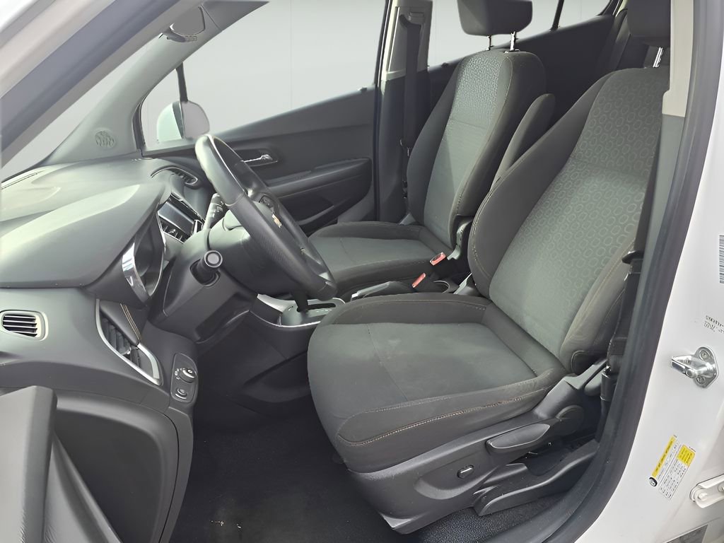 Used 2020 Chevrolet Trax LS w/ Tint and Cruise Package image 12