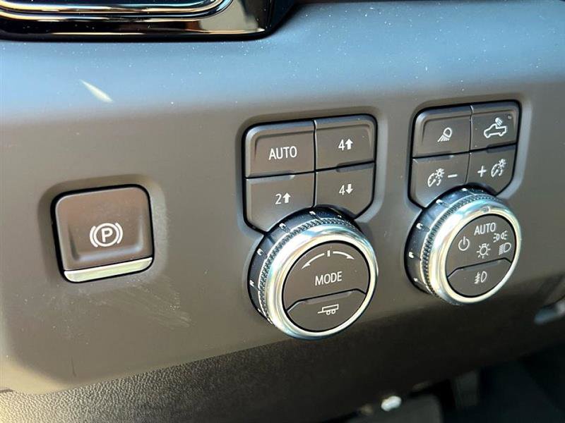 Used 2025 GMC Sierra 2500 AT4 w/ AT4 Premium Plus Package image 29