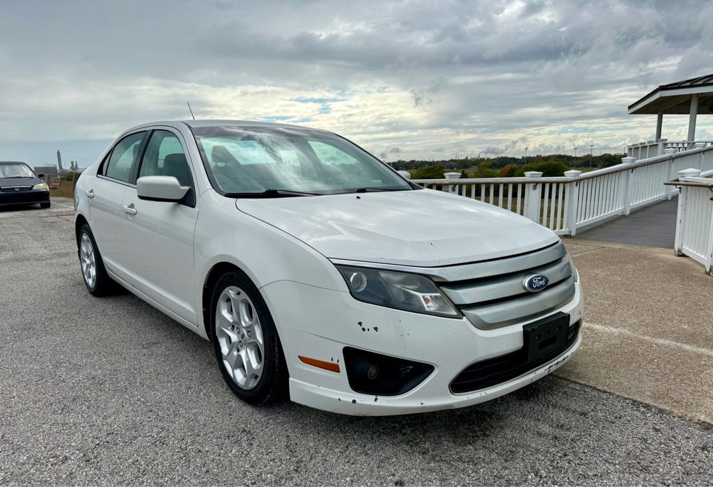 Used 2011 Ford Fusion SE image 3