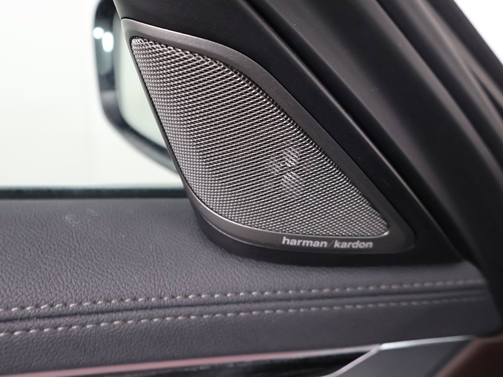 Used 2022 BMW 740i xDrive w/ Premium Package image 41