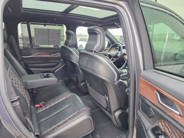 Certified 2022 Jeep Grand Cherokee Summit w/ Adv Protech Group IV AWD/4WD image 15