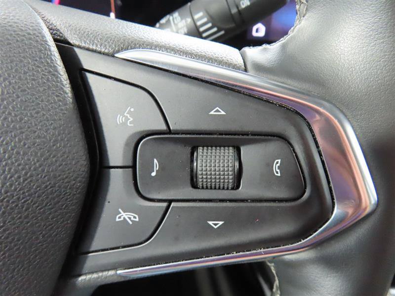 Used 2025 Chevrolet Trax LT w/ LT Convenience Package FWD image 21