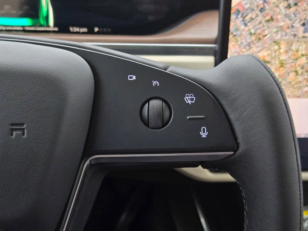 Used 2022 Tesla Model X image 23