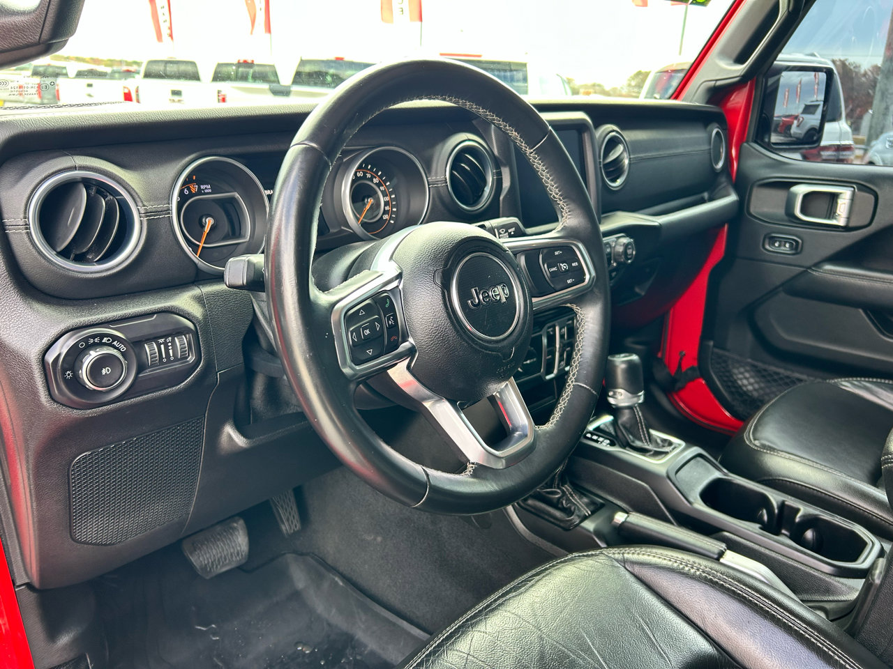 Used 2018 Jeep Wrangler Unlimited Sahara AWD/4WD image 6